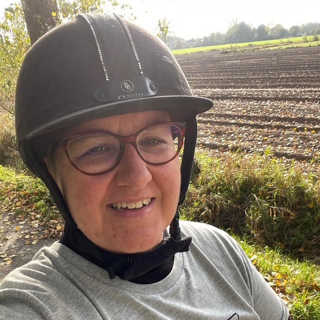 Klant van Horse Academy deelt positieve ervaring met paardencursus